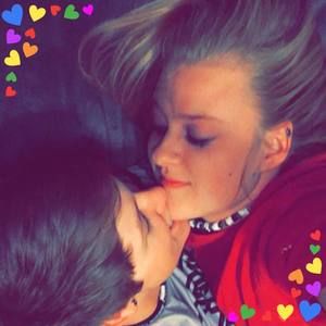 Meet your Posher, Ariele